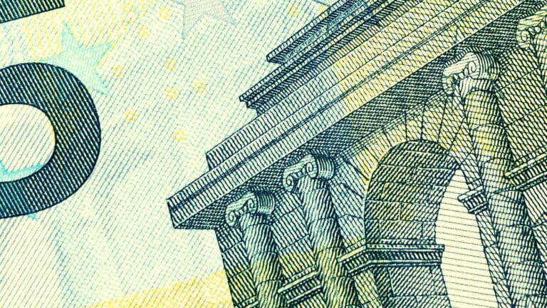 monetary bill zoomed in